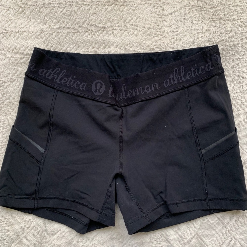 Lululemon spandex shorts